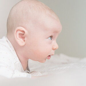 Baby activities_01_EXPLORE_Tummy time lets play Baby activities_01_EXPLORE_Tummy time lets play