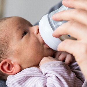 Bottle-feeding tips Bottle-feeding tips